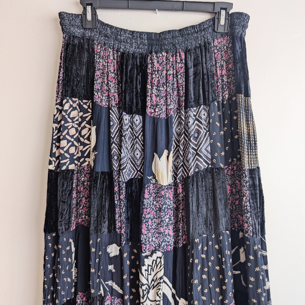 Vintage 90s Patchwork Broomstick Dark Floral Velvet Lace Trim Maxi Skirt Cottage - Picture 4 of 10